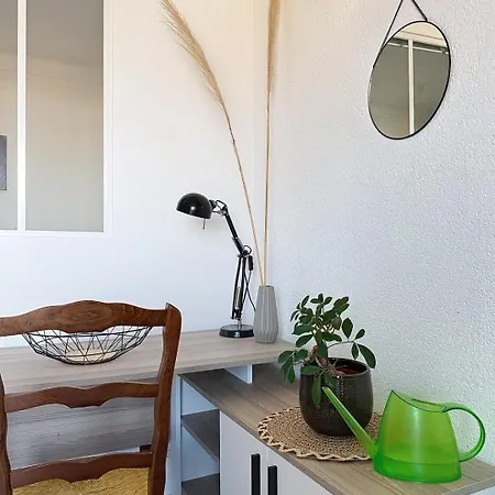 Le Petit Soleil - Vue Et Bureau By Alto Service Apartman